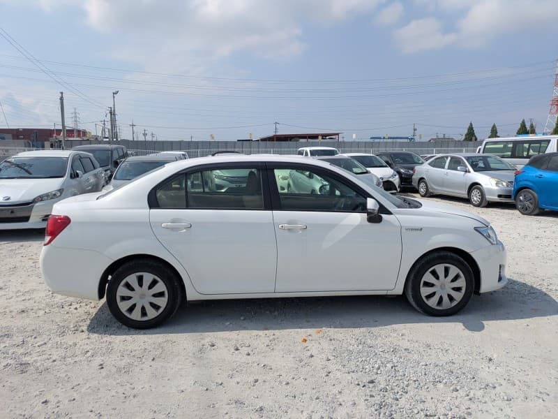 TOYOTA COROLLA AXIO 2015 4 thumbnail 7