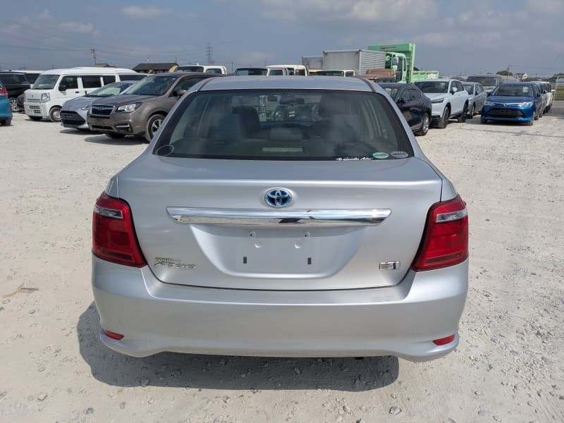 TOYOTA COROLLA AXIO 2015 6 thumbnail 21