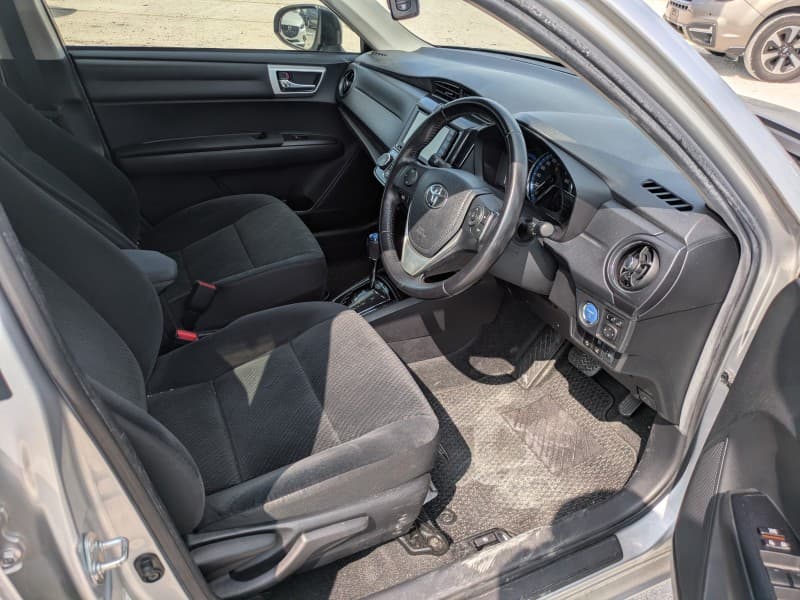 TOYOTA COROLLA AXIO 2015 6 thumbnail 29