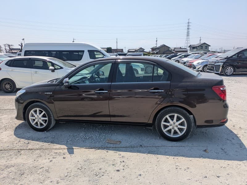TOYOTA COROLLA AXIO 2015 7 thumbnail 8