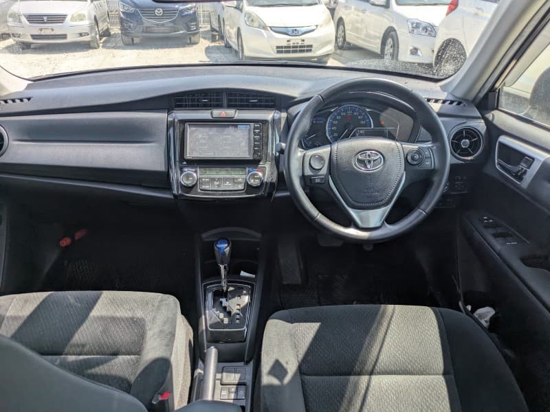 TOYOTA COROLLA AXIO 2015 7 thumbnail 9