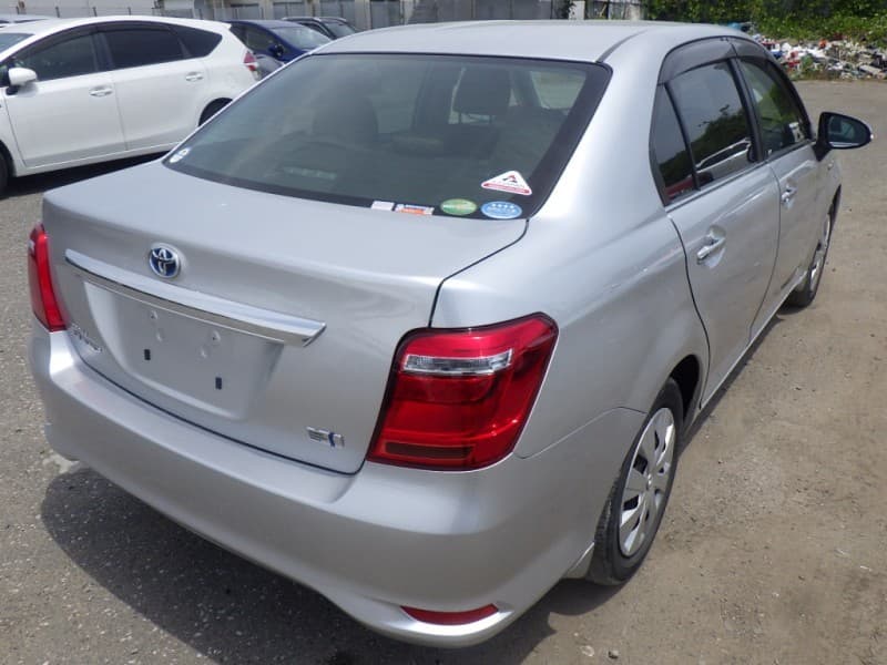 TOYOTA COROLLA AXIO 2016 1 thumbnail 3