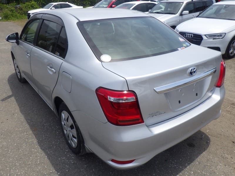 TOYOTA COROLLA AXIO 2016 1 thumbnail 4