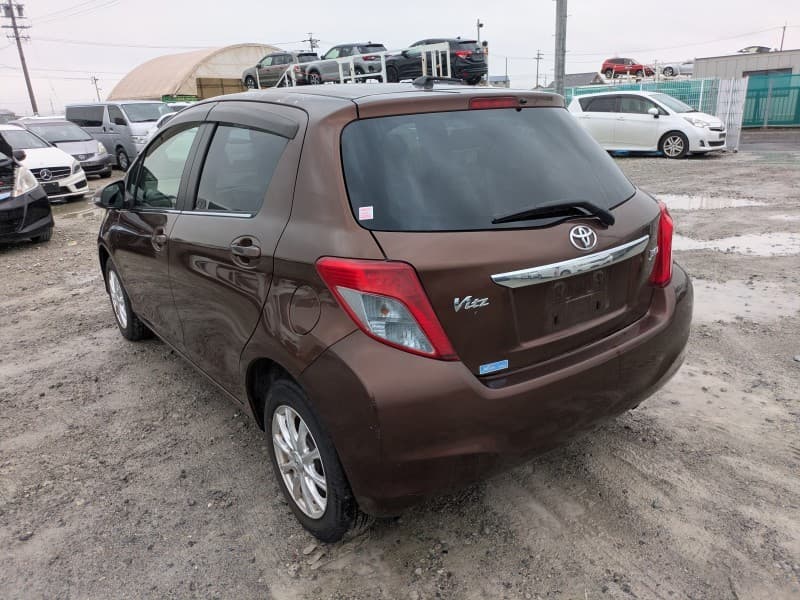 TOYOTA VITZ 2011 6 thumbnail 6