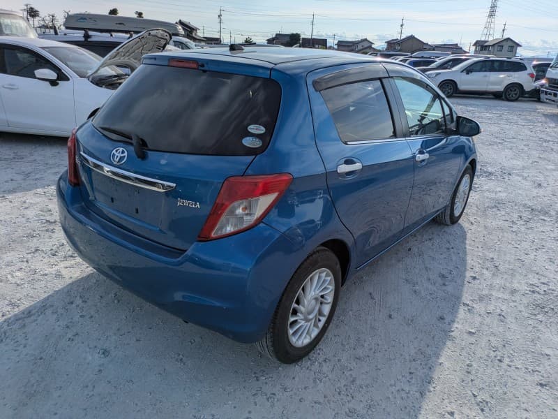 TOYOTA VITZ 2011 6 thumbnail 4