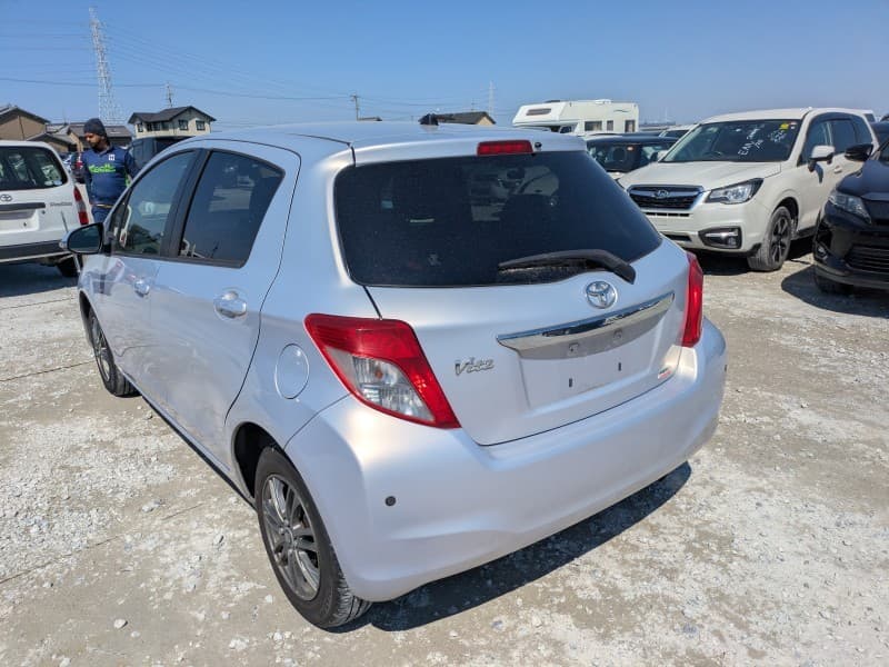 TOYOTA VITZ 2012 7 thumbnail 6