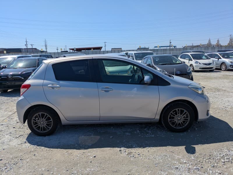 TOYOTA VITZ 2012 7 thumbnail 8