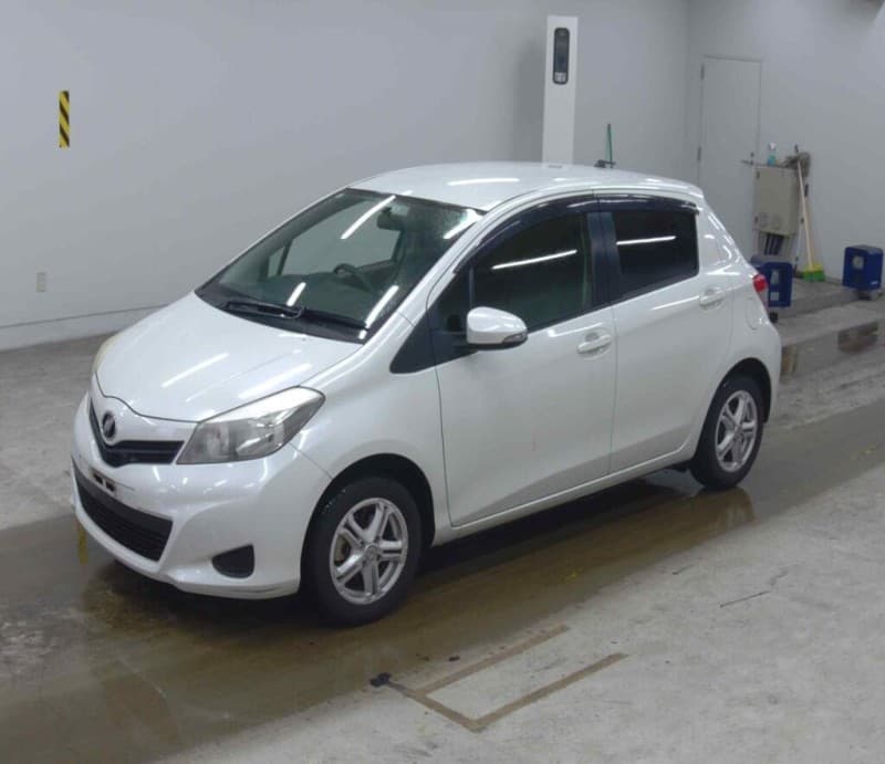 TOYOTA VITZ 2012 10 thumbnail 2