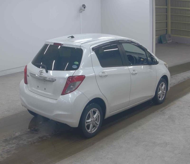 TOYOTA VITZ 2012 10 thumbnail 3
