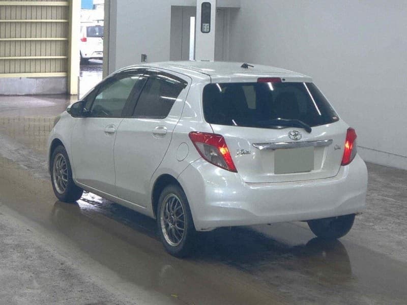 TOYOTA VITZ 2013 10 thumbnail 4
