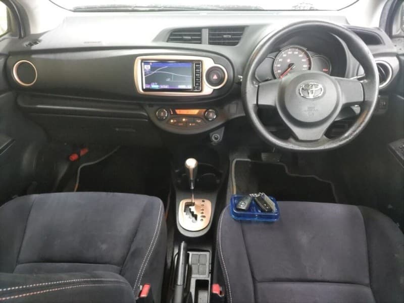 TOYOTA VITZ 2013 10 thumbnail 5