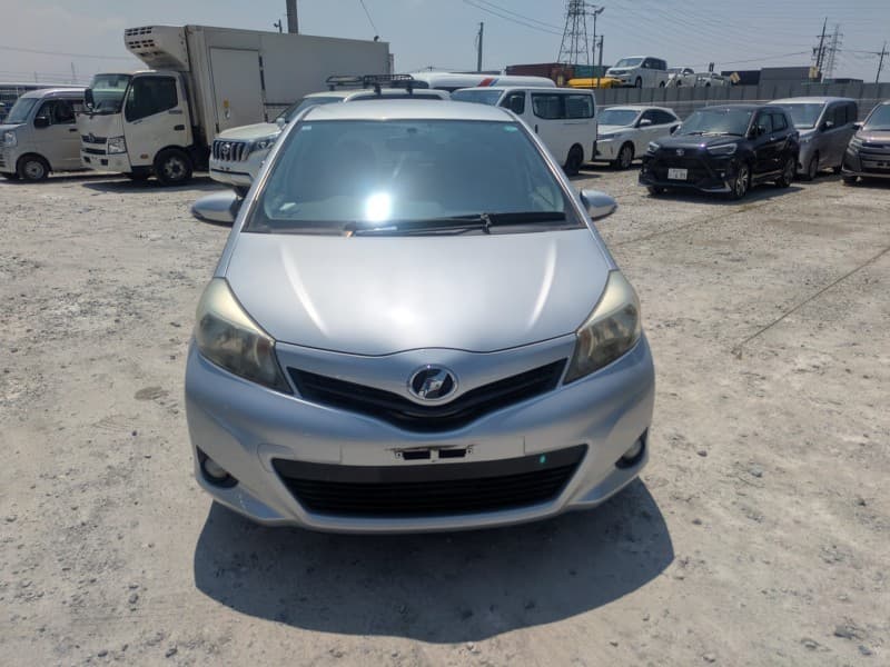 TOYOTA VITZ 2013 3 thumbnail 2
