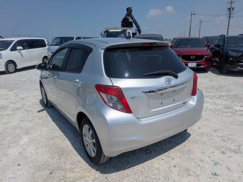TOYOTA VITZ 2013 3 thumbnail 6