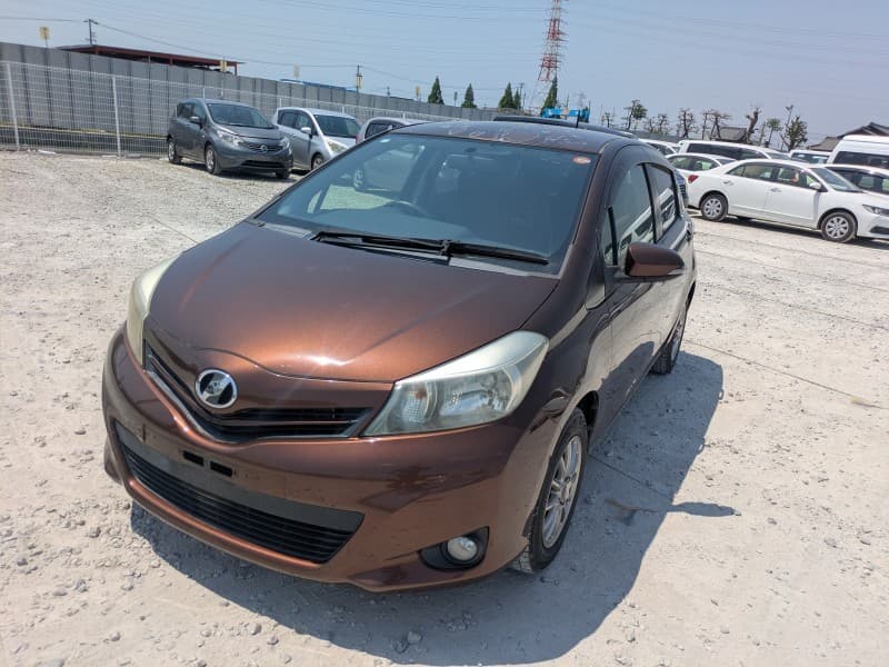 TOYOTA VITZ 2013 3 thumbnail 3