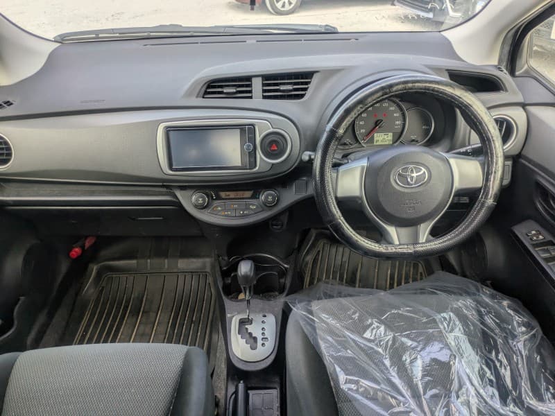 TOYOTA VITZ 2013 10 thumbnail 14