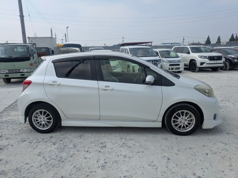 TOYOTA VITZ 2013 10 thumbnail 17