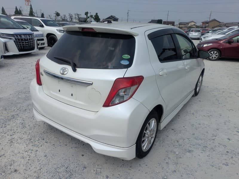 TOYOTA VITZ 2013 10 thumbnail 4