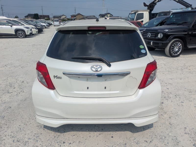TOYOTA VITZ 2013 10 thumbnail 5