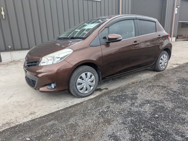 TOYOTA VITZ 2013 11 thumbnail 5