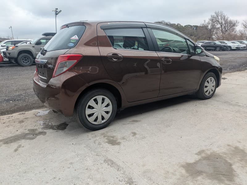TOYOTA VITZ 2013 11 thumbnail 7