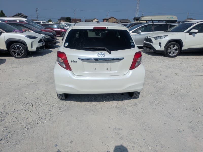 TOYOTA VITZ 2013 12 thumbnail 5