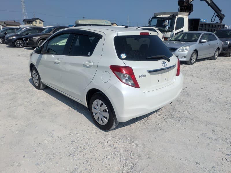 TOYOTA VITZ 2013 12 thumbnail 6
