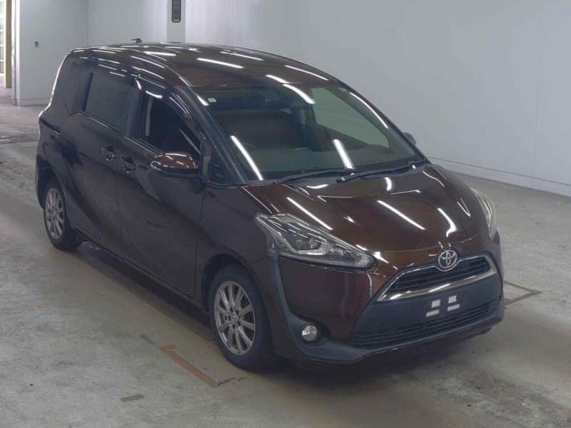 TOYOTA SIENTA 2015