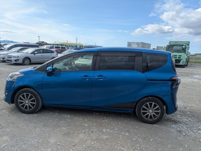 TOYOTA SIENTA 2016 7 thumbnail 8