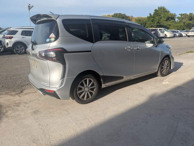 TOYOTA SIENTA 2016 7 thumbnail 4