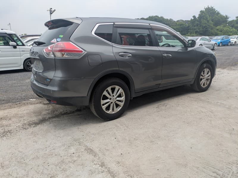 NISSAN X-TRAIL 2015 5 thumbnail 4
