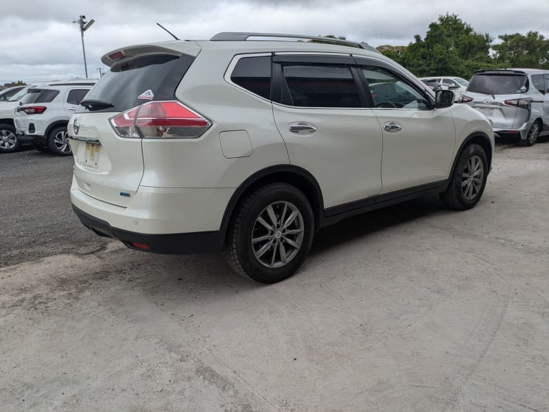 NISSAN X-TRAIL 2015 8 thumbnail 4