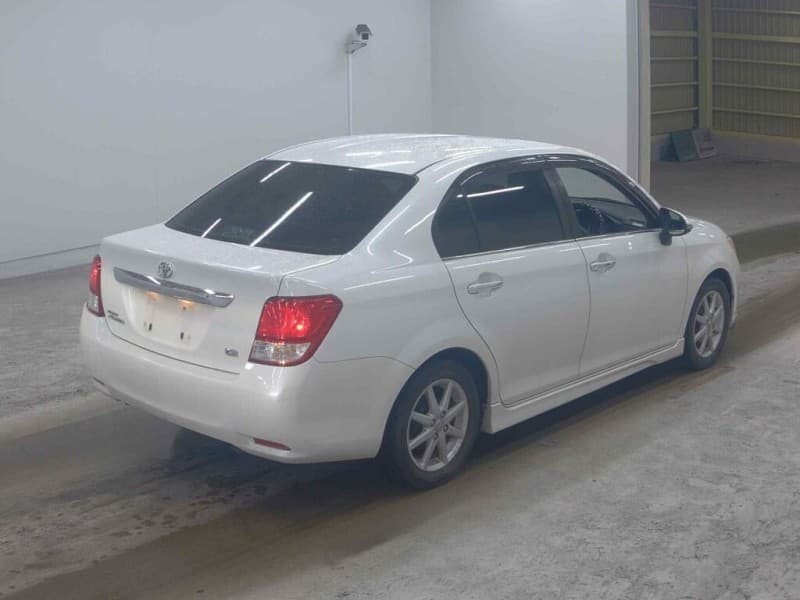 TOYOTA COROLLA AXIO 2012 6 thumbnail 3