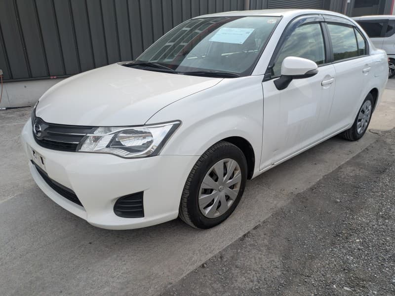 TOYOTA COROLLA AXIO 2013 4 thumbnail 2