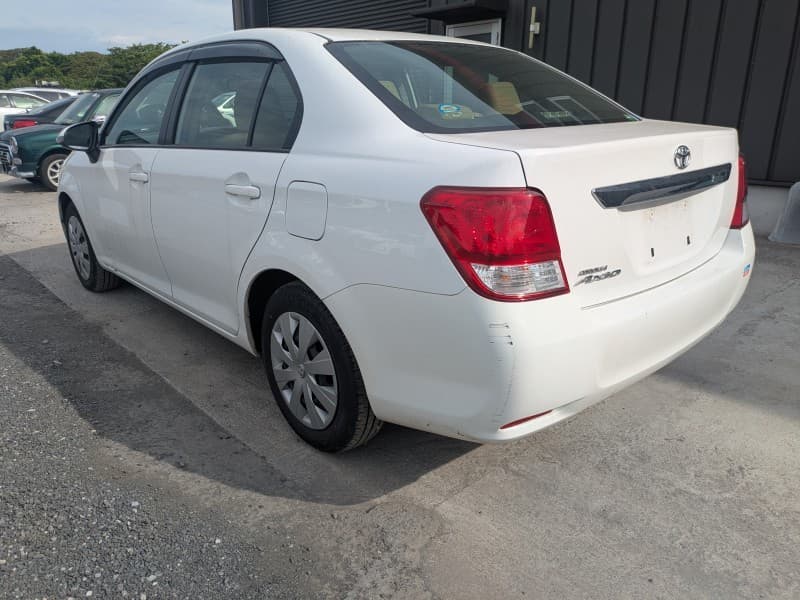 TOYOTA COROLLA AXIO 2013 4 thumbnail 3