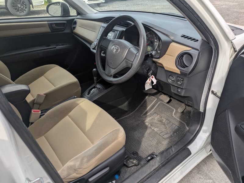 TOYOTA COROLLA AXIO 2013 4 thumbnail 6