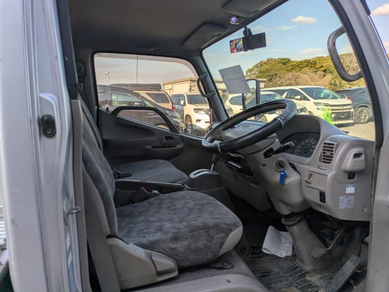 TOYOTA DYNA 2002 11 thumbnail 9