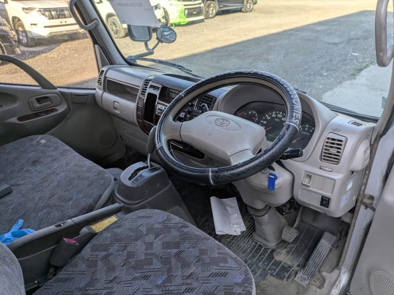 TOYOTA DYNA 2002 11 thumbnail 10