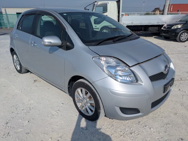 TOYOTA VITZ 2010