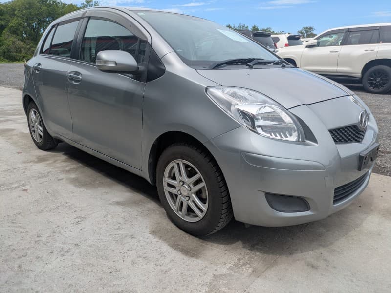 TOYOTA VITZ 2010