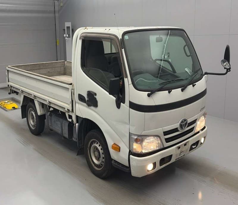 TOYOTA DYNA 2015