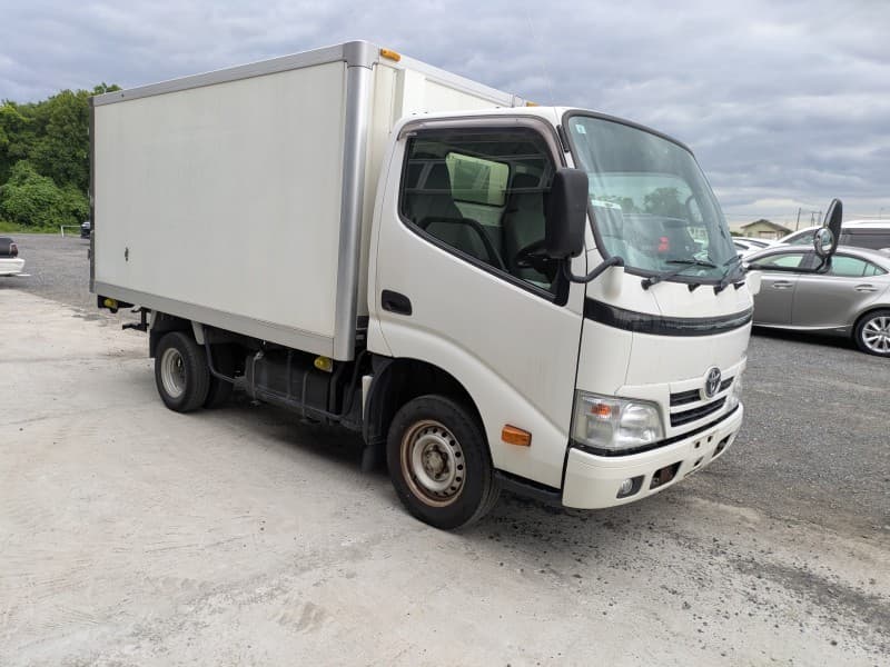 TOYOTA DYNA 2016