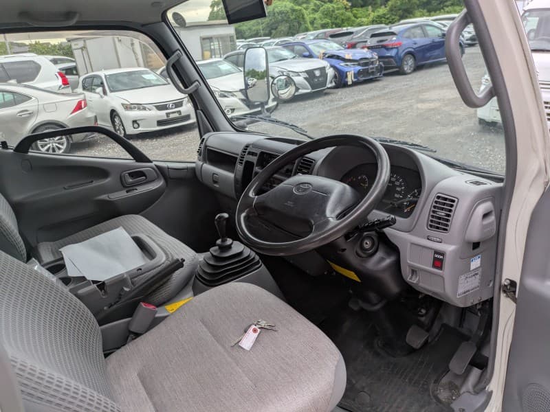 TOYOTA DYNA 2016 11 thumbnail 7