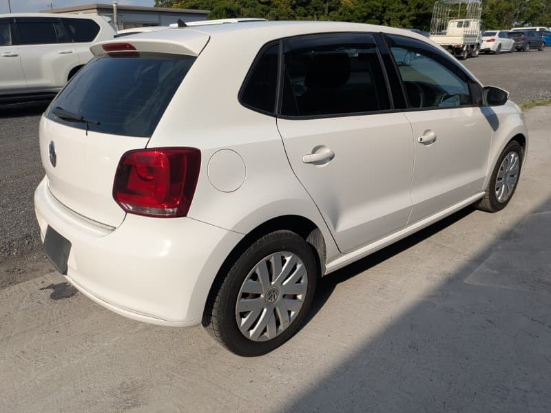 VOLKSWAGEN POLO 2010 5 thumbnail 4