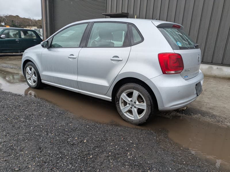VOLKSWAGEN POLO 2011 3 thumbnail 6