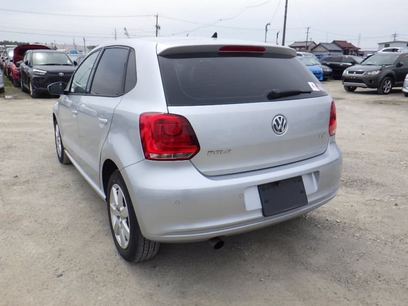 VOLKSWAGEN POLO 2011 3 thumbnail 4