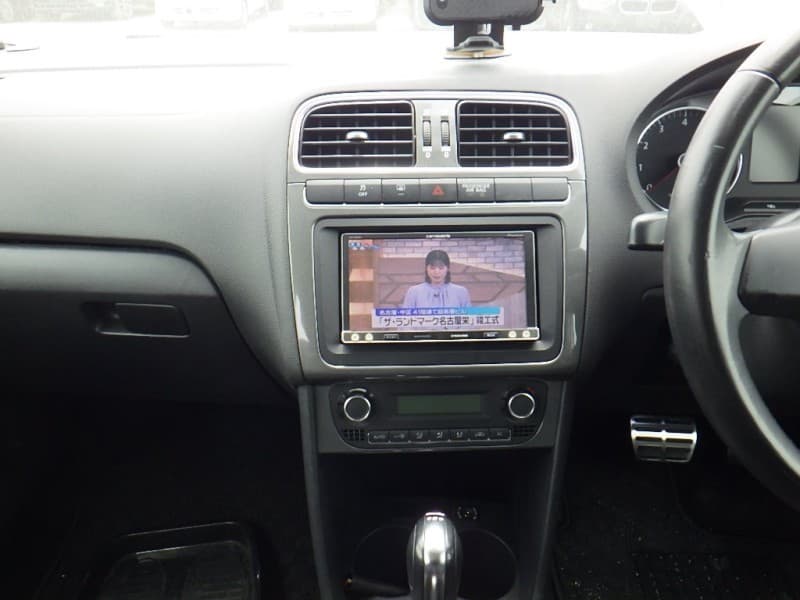 VOLKSWAGEN POLO 2011 3 thumbnail 8