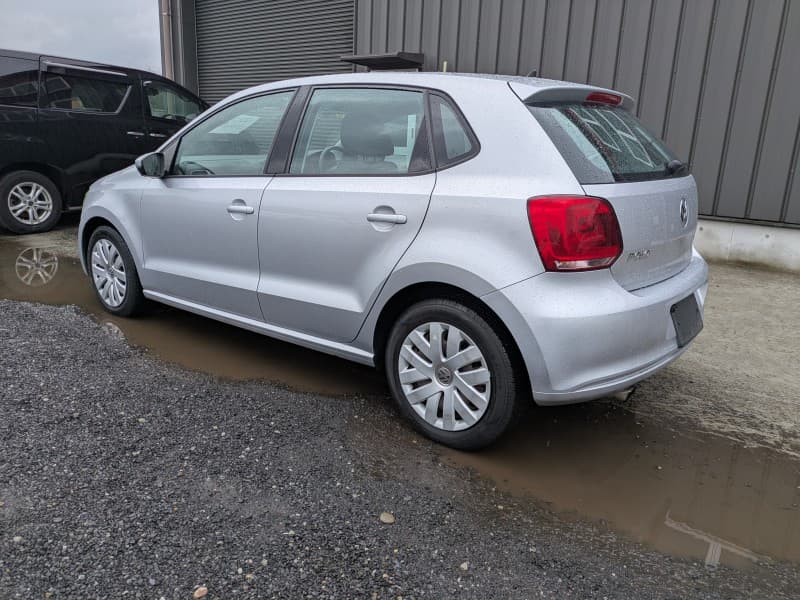 VOLKSWAGEN POLO 2011 5 thumbnail 6