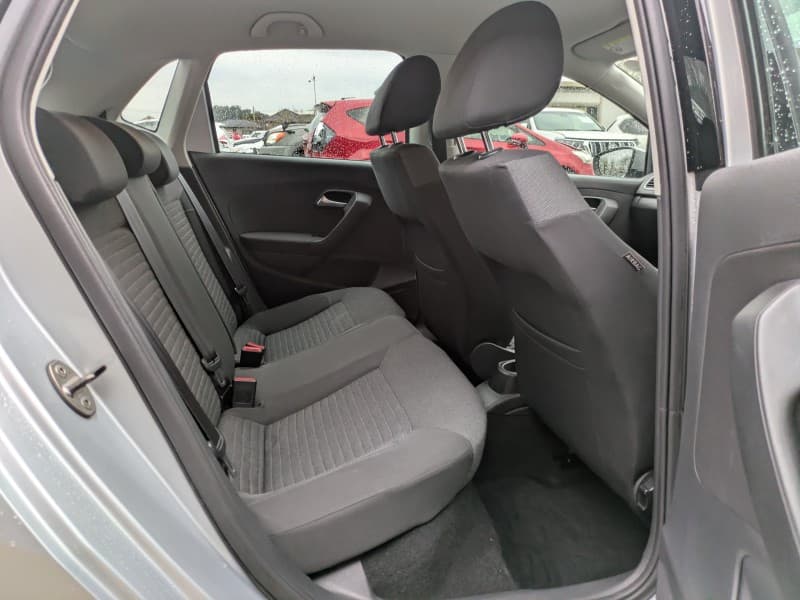 VOLKSWAGEN POLO 2011 5 thumbnail 10