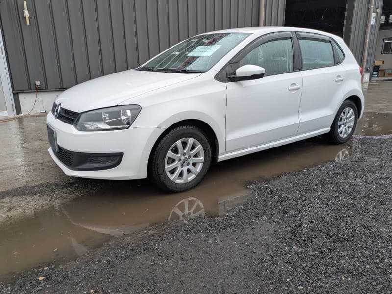VOLKSWAGEN POLO 2011 8 thumbnail 5