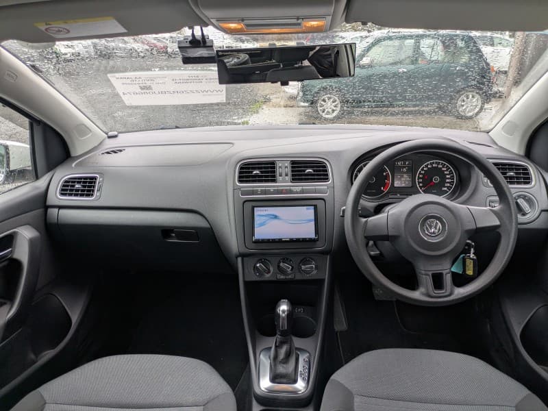 VOLKSWAGEN POLO 2011 8 thumbnail 8